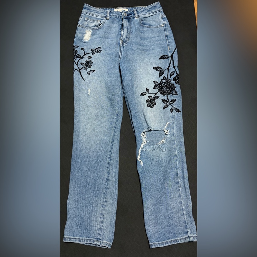 Pacsun mom jeans black floral embroidered Size 25